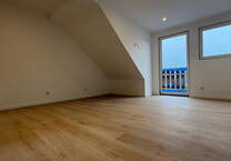 Exklusive, helle Dachgeschoßwohnung - 2 Balkone, Top-Lage