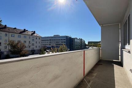 Leerstehend! Renovierungsbedürftige Wohnung mit Balkon in Nürnberger Nordstadt 2 zimmer