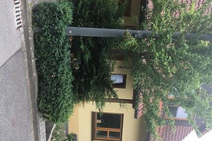 Haus Hersbruck - 4 Zimmer, 108 m&sup2;, 1.400&euro; | Angebot:27617183