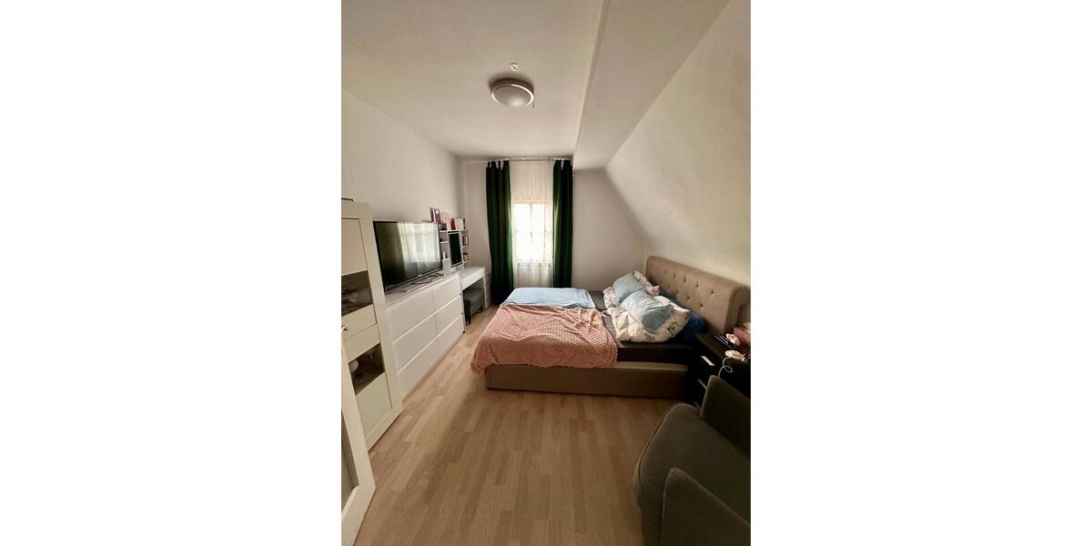 Dachgeschoßwohnung Nürnberg Gaismannshof - 6 Zimmer, 105 m&sup2;, 1.575&euro; | Angebot:26199524