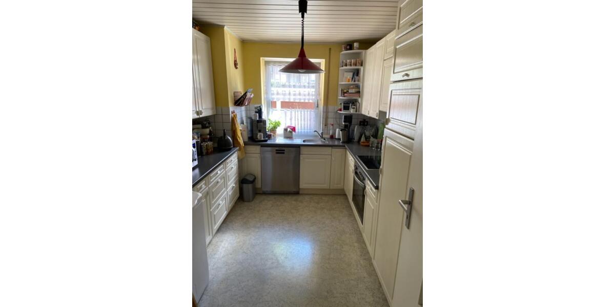 Helle, ruhige, renovierte, 3-Zi-Whg, EG, gute Lage nähe U-Bahn 3 zimmer