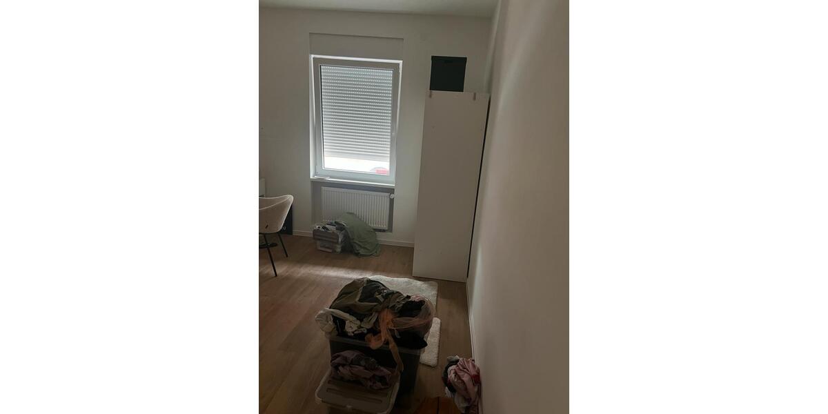 Eine WG Zimmer 16m 3 zimmer