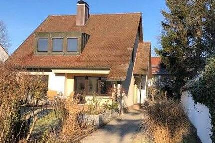 Haus Erlangen Büchenbach - 4 Zimmer, 138 m&sup2;, 2.100&euro; | Angebot:26788041