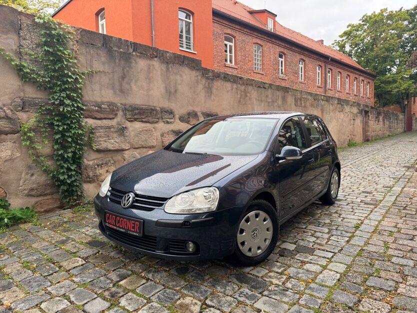 VW Golf 243.000 km 2.500 € Haag 91126