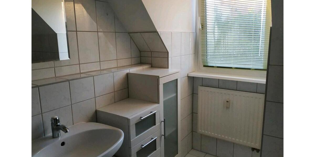 Wohnung von privat - provisionsfrei - zentral + hell + großzügig 4 zimmer