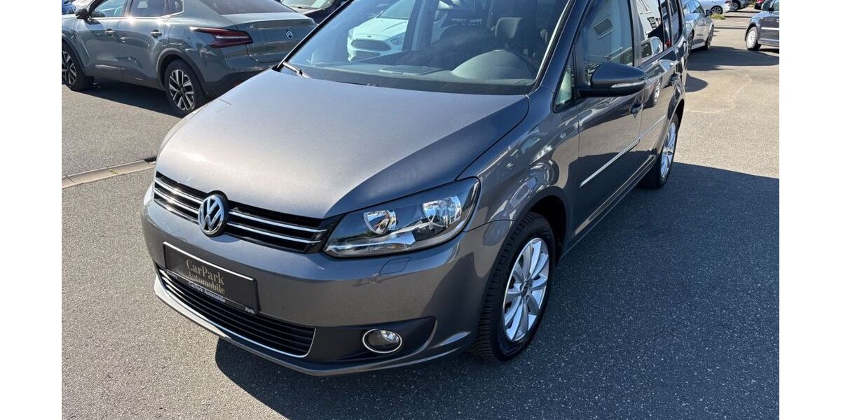 VW Touran 136.003 km 9.599 &euro; Fürth 90763