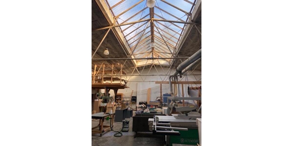 Produktions-Industriehalle zu vermieten: 250 qm zimmer