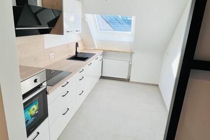 Sanierte 3 Zimmerwohnung + Küche + Stellplatz + TLB 3 zimmer