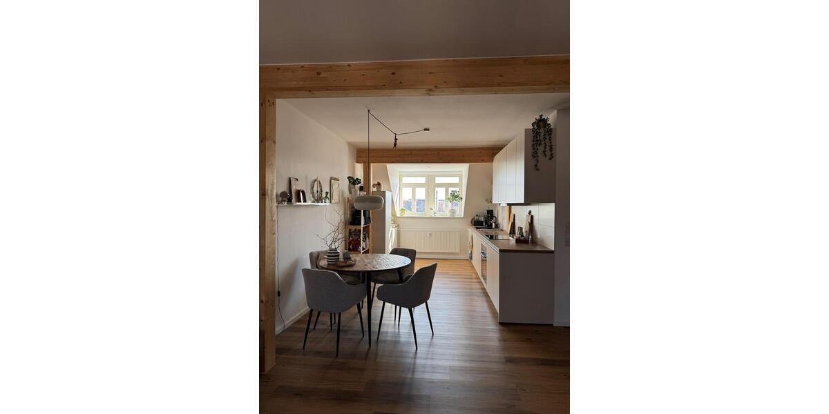 Dachgeschoßwohnung Fürth Südstadt - 2 Zimmer, 68 m&sup2;, 840&euro; | Angebot:26586929