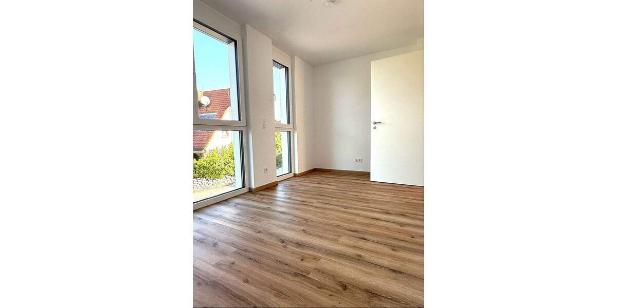 Etagenwohnung Roßtal - 3 Zimmer, 94 m&sup2;, 479.000&euro; | Angebot:25732102