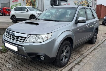 Subaru Forester 163.000 km 1.999 &euro; Fürth 90768