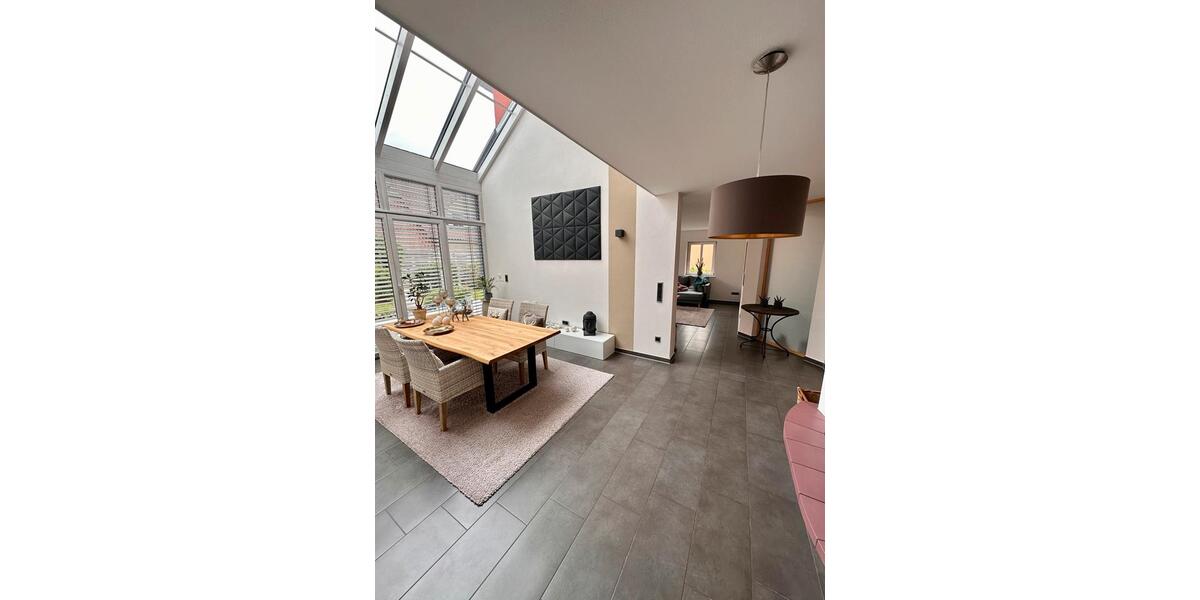 Einfamilienhaus Berg bei Neumarkt in der Oberpfalz - 7 Zimmer, 199 m&sup2;, 2.500&euro; | Angebot:27614304