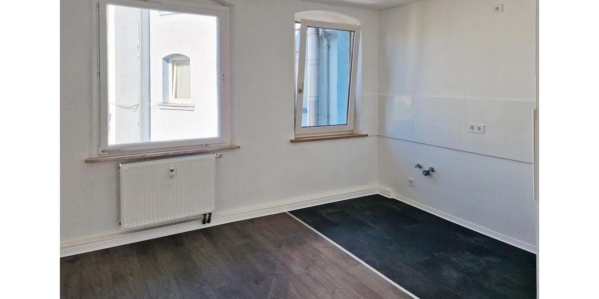 Top Zustand - Frisch renovierte 2 Zimmer-Altbauwohnung in Fürth zimmer