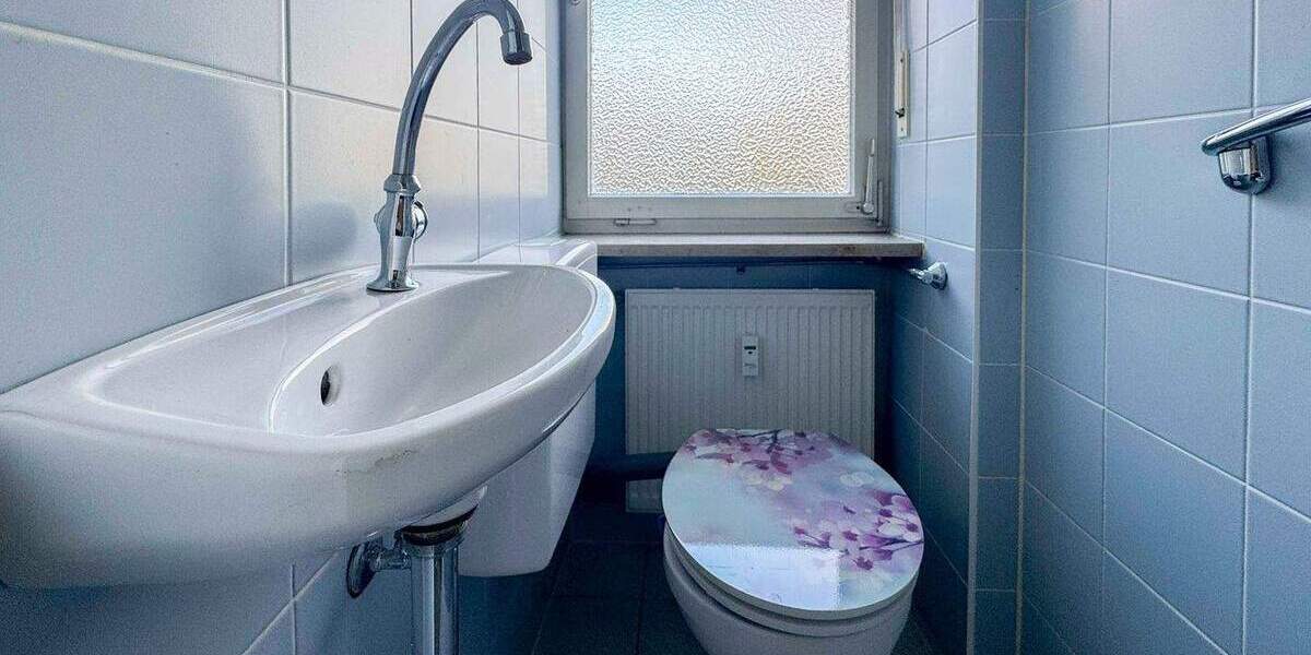 Viel Raum für Ideen - 2,5-Zimmer-Wohnung mit separater 2-Zimmer-Einliegerwohnung in Fürth-Vach 4 zimmer