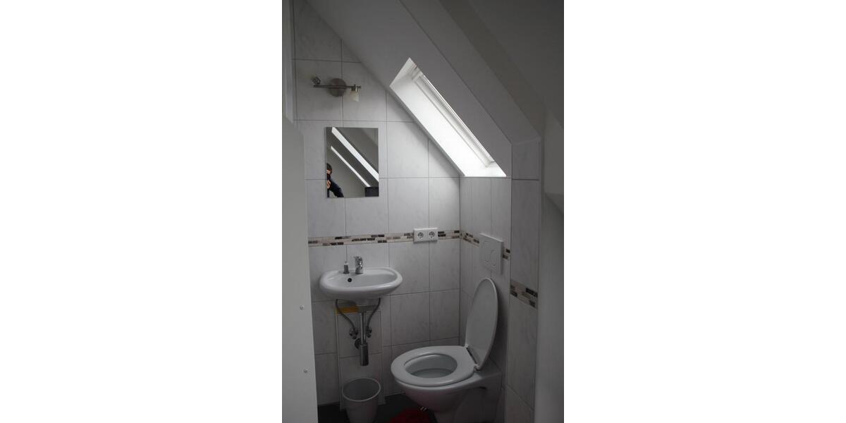 Dachgeschoßwohnung Erlangen Am Anger - 1 Zimmer, 25 m&sup2;, 470&euro; | Angebot:27580648