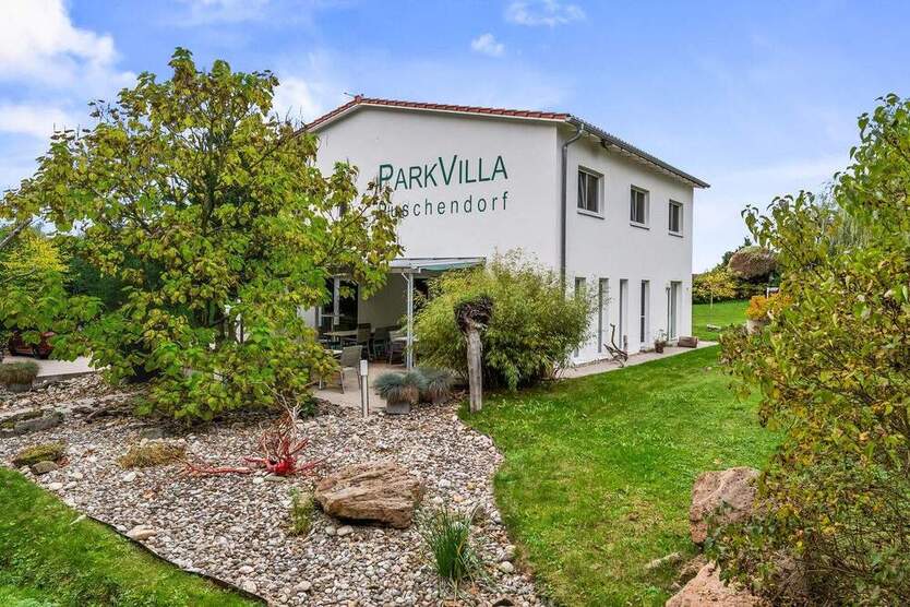 Vielseitig nutzbare, exklusive Gewerbeimmobilie (Praxis, Hotel, Büro) in Puschendorf 8 zimmer