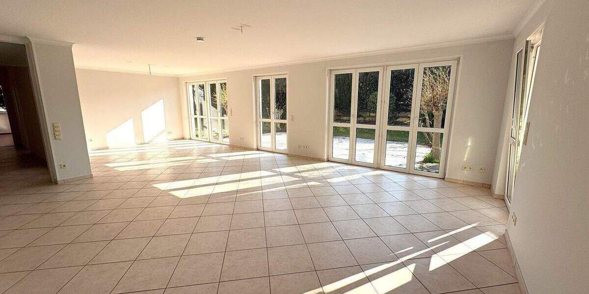 Etagenwohnung Nürnberg Gaismannshof - 4 Zimmer, 145 m&sup2;, 2.000&euro; | Angebot:26247587