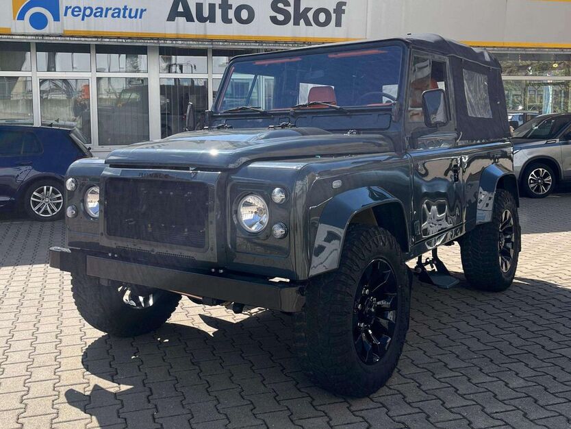Land Rover Defender 1.005 km 125.900 € Nürnberg 90491