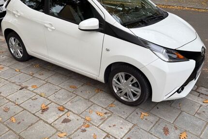 Toyota Aygo (X) 49.500 km 9.300 € Nürnberg 90473