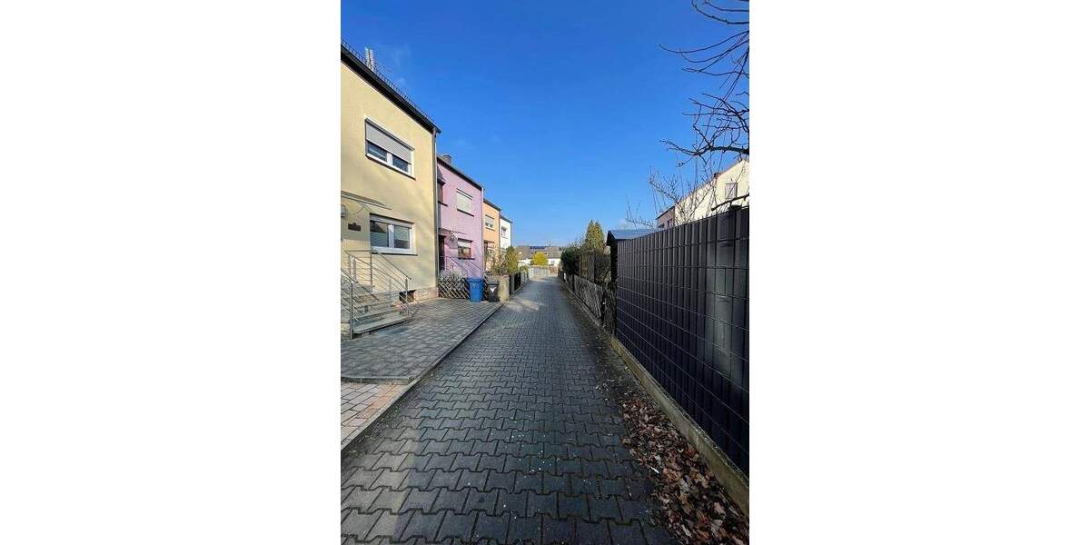 Mehrfamilienhaus, Wohnhaus Fürth Oberfürberg - 5 Zimmer, 107 m&sup2;, 334.000&euro; | Angebot:25743110