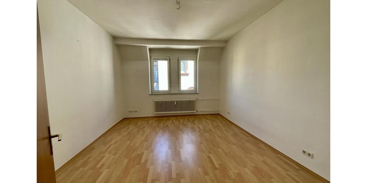 Dachgeschoßwohnung Nürnberg Eberhardshof - 3 Zimmer, 73 m&sup2;, 870&euro; | Angebot:26677291