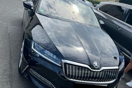 Skoda Superb 88.000 km 21.600 &euro; Nürnberg 90419