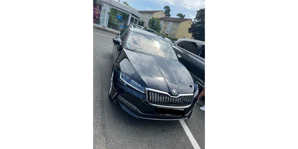 Skoda Superb 88.000 km 21.600 &euro; Nürnberg 90419
