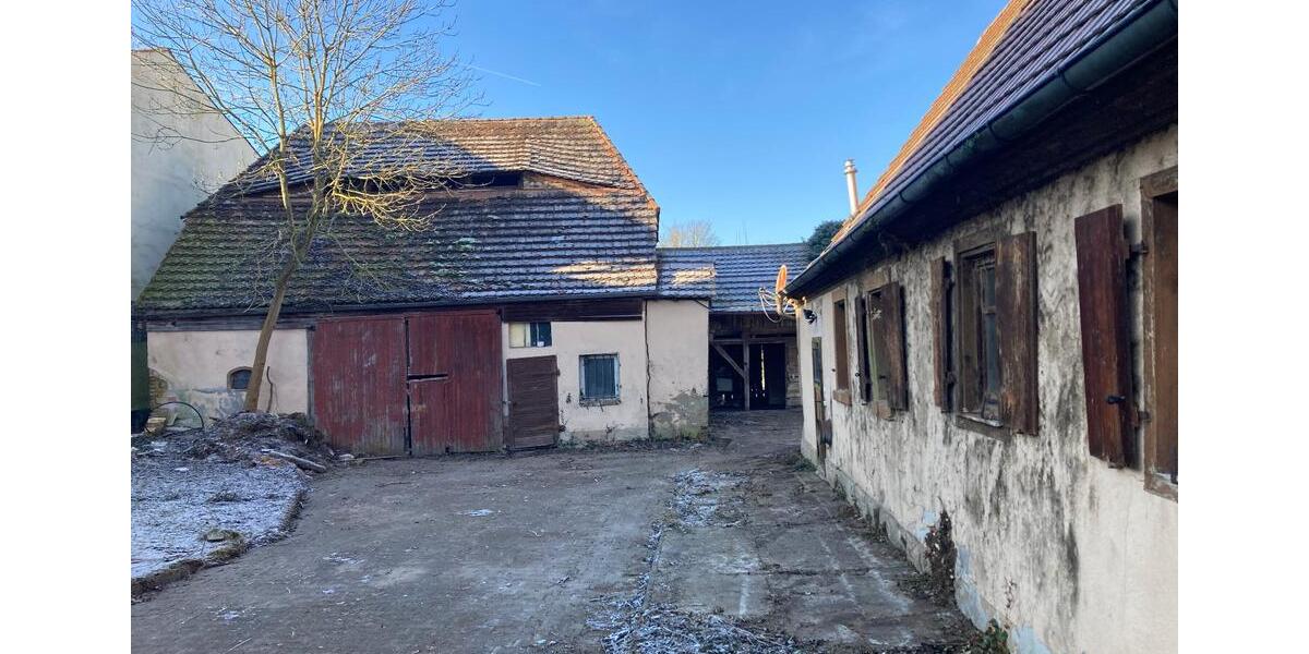 Einfamilienhaus Neuendettelsau - 9 Zimmer, 114 m&sup2;, 140.000&euro; | Angebot:24709906