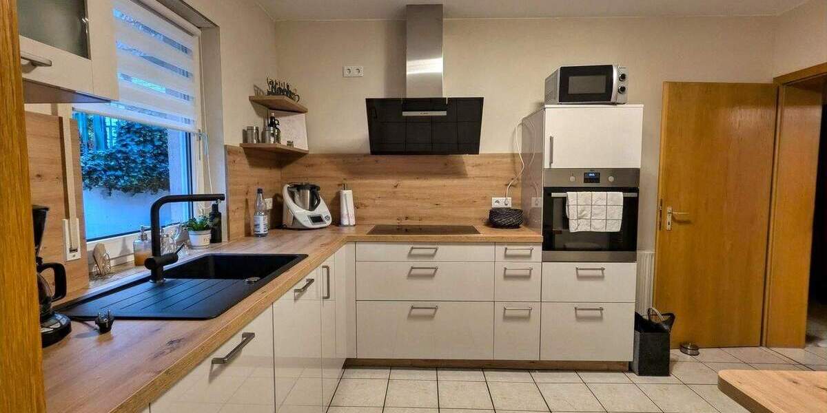 Mehrfamilienhaus, Wohnhaus Roßtal - 7 Zimmer, 183 m&sup2;, 555.000&euro; | Angebot:25227903