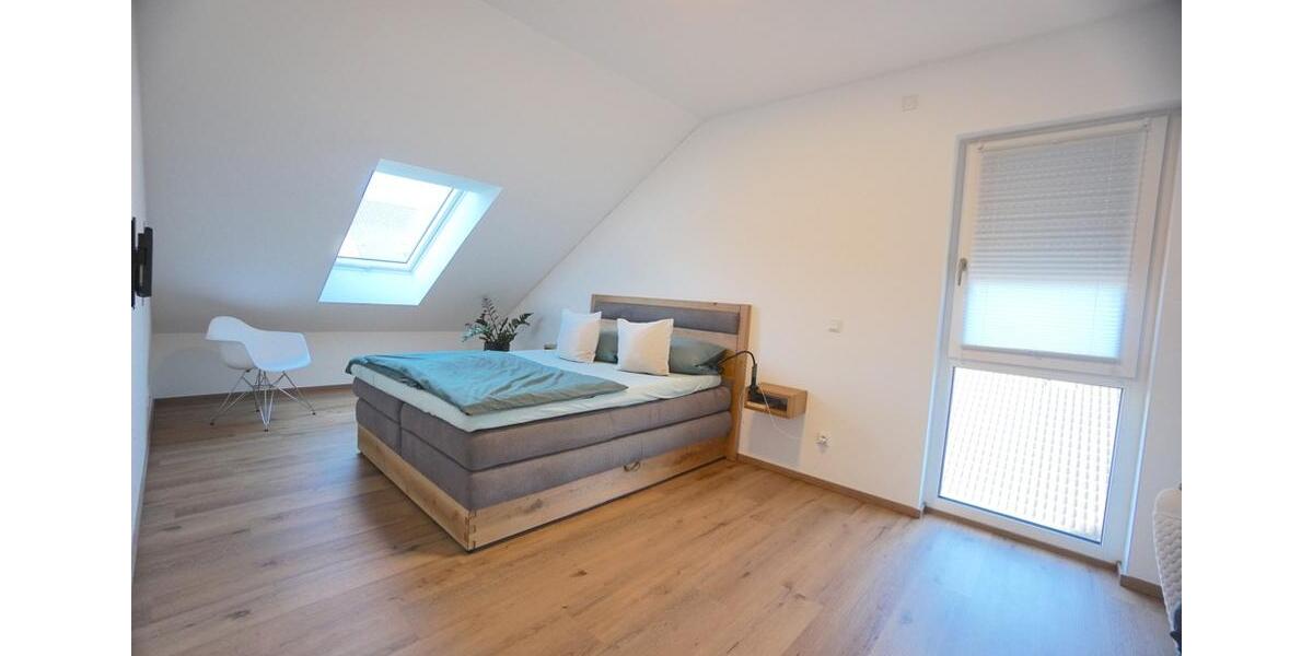 Herrliche 3-Zimmer-Whg., Aufzug, Tiefgarage, hochwertige Ausstattung, Küche, wunderschöne Dachloggia 3 zimmer