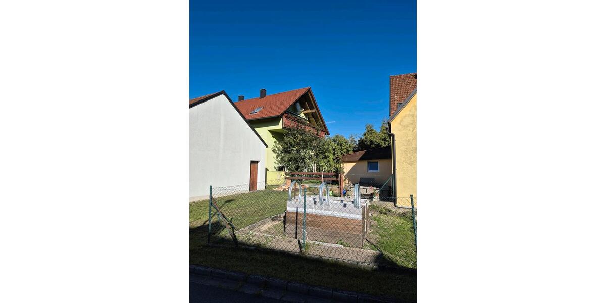 Etagenwohnung Pyrbaum - 11 Zimmer, 280 m&sup2;, 2.500&euro; | Angebot:27607696