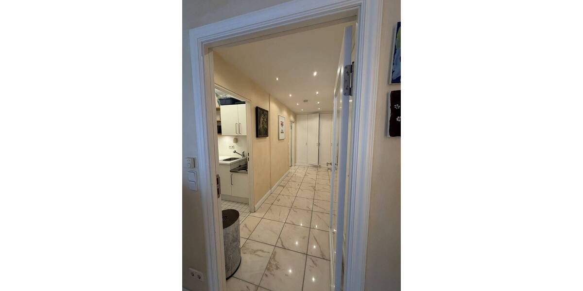 Etagenwohnung Nürnberg Gleißhammer - 4 Zimmer, 208 m&sup2;, 2.200&euro; | Angebot:26502648