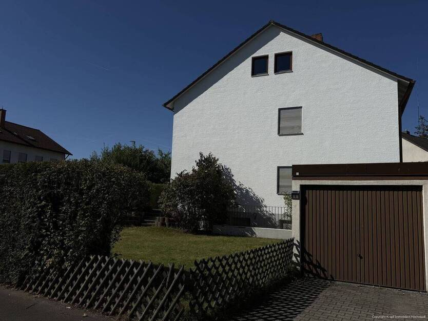 Doppelhaushälfte für eine junge Familie, ruhig gelegen nähe Aischpark Center