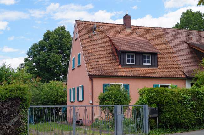 Einfamilienhaus Roßtal - 5 Zimmer, 96 m&sup2;, 395.000&euro; | Angebot:27134352