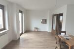 4 Zi. OG Wohnung mit Balkon, Gartenanteil und Garage