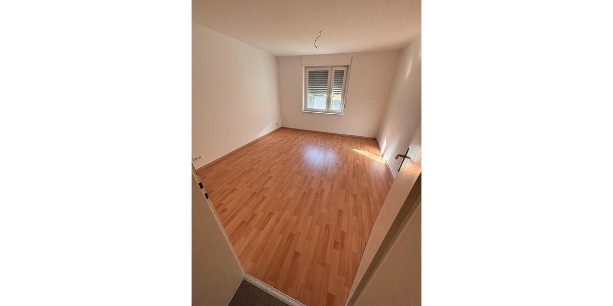 Erdgeschoßwohnung Roth - 3 Zimmer, 68 m&sup2;, 600&euro; | Angebot:25715358