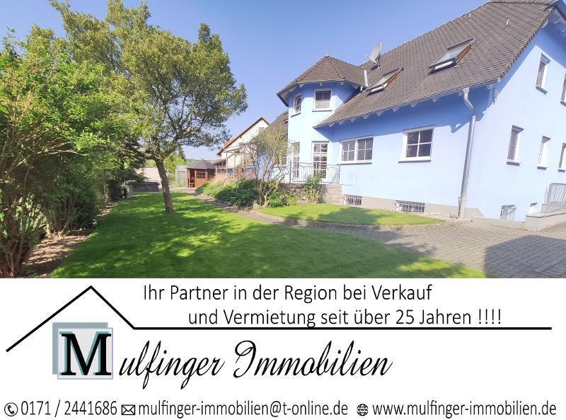 Zweifamilienhaus in Ortsrandlage mit Doppelgarage, Pool und gehobener Ausstattung 8 zimmer