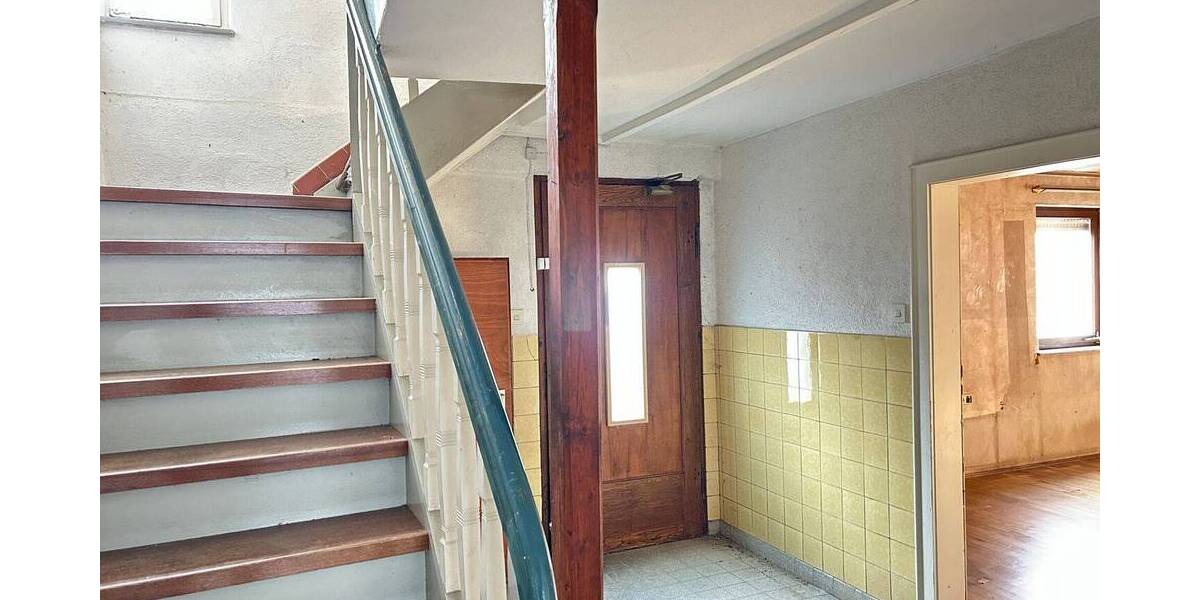 Mehrfamilienhaus, Wohnhaus Erlangen / Frauenaurach Frauenaurach - 8 Zimmer, 236 m&sup2;, 359.000&euro; | Angebot:24051824