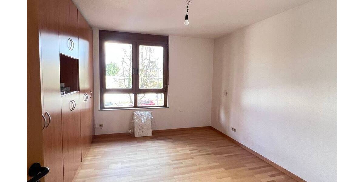 Etagenwohnung Nürnberg Fischbach - 3 Zimmer, 100 m&sup2;, 1.150&euro; | Angebot:26201885