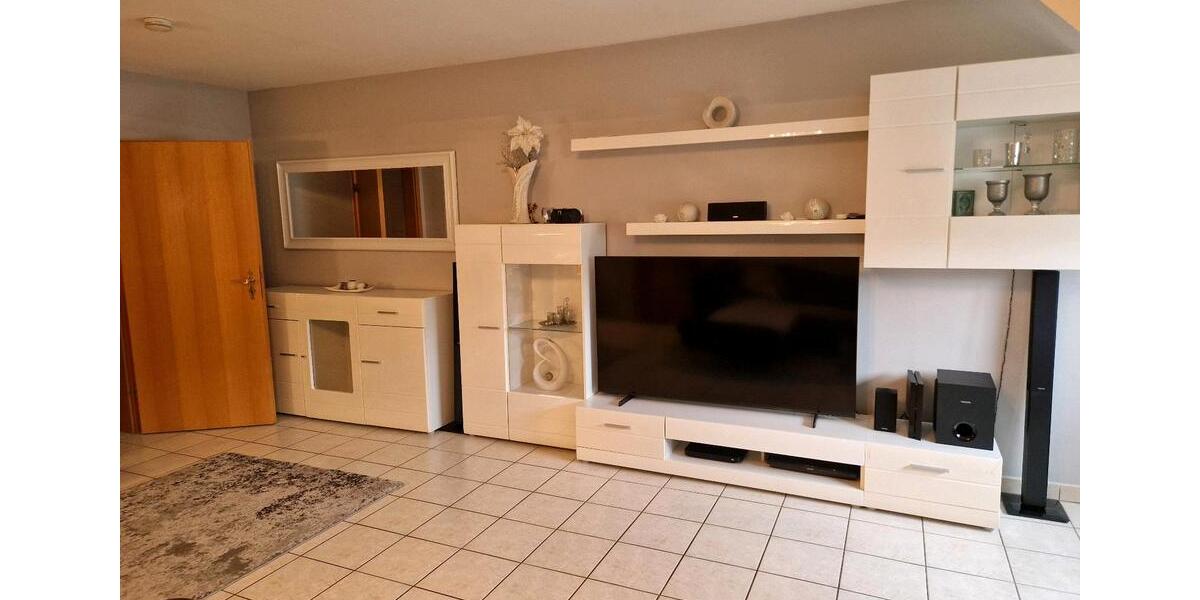 Gemütliche 3-Zimmer-Whg. inkl. Küche,Ausenstellplatz,Tiefgarage 3 zimmer