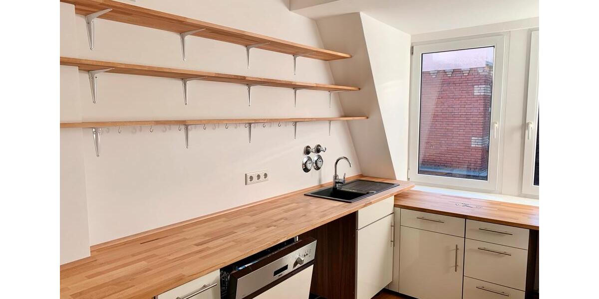 Großzügige sanierte 4-Zi Altbauwohnung. Geh. Ausstattung 4 zimmer