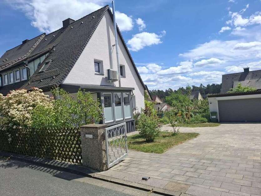 Haus zum Kaufen in Heroldsberg 550.000 € 120 m² 5 zimmer