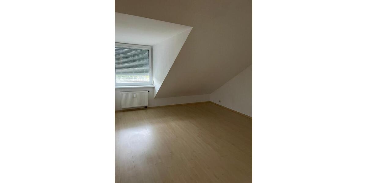 Dachgeschoßwohnung Nürnberg Sankt Leonhard - 3 Zimmer, 62 m&sup2;, 335&euro; | Angebot:25360960