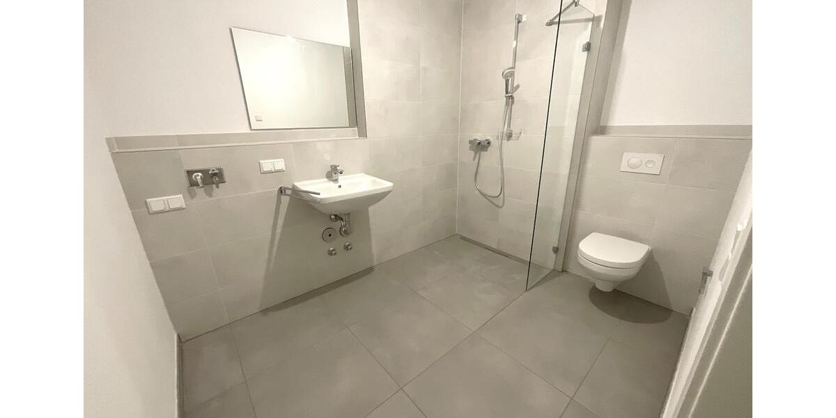 Attraktive 3-Zimmer-Wohnung mit Loggia und Einbauküche 3 zimmer