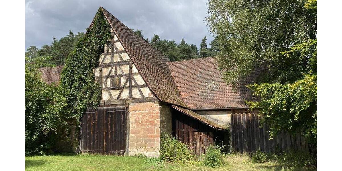 Einfamilienhaus Lauf Schönberg - 8 Zimmer, 400 m&sup2;, 690.000&euro; | Angebot:25749216