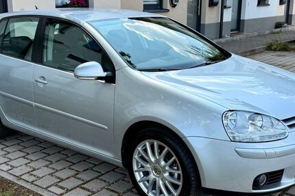 VW Golf 31.800 km 8.500 &euro; Burgthann 90559