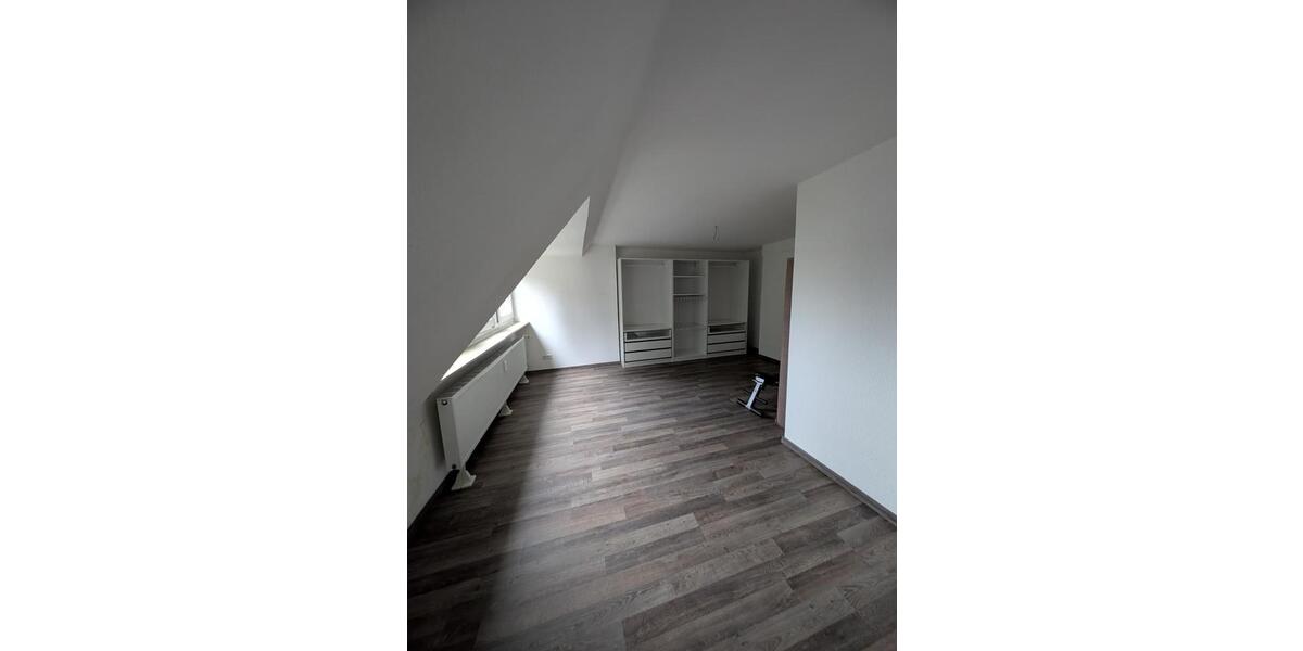 Dachgeschoßwohnung Nürnberg Gibitzenhof - 2.5 Zimmer, 72 m&sup2;, 830&euro; | Angebot:25650918