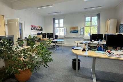 Büro in Erlangen 2.400 € 180 m² zimmer