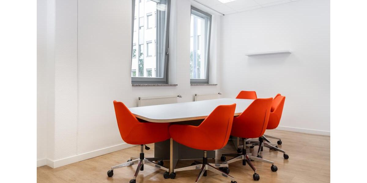 Privater Büroraum für 3 Person in Regus Südwestpark zimmer