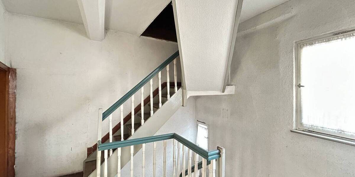 Mehrfamilienhaus, Wohnhaus Erlangen / Frauenaurach Frauenaurach - 8 Zimmer, 236 m&sup2;, 359.000&euro; | Angebot:25701559